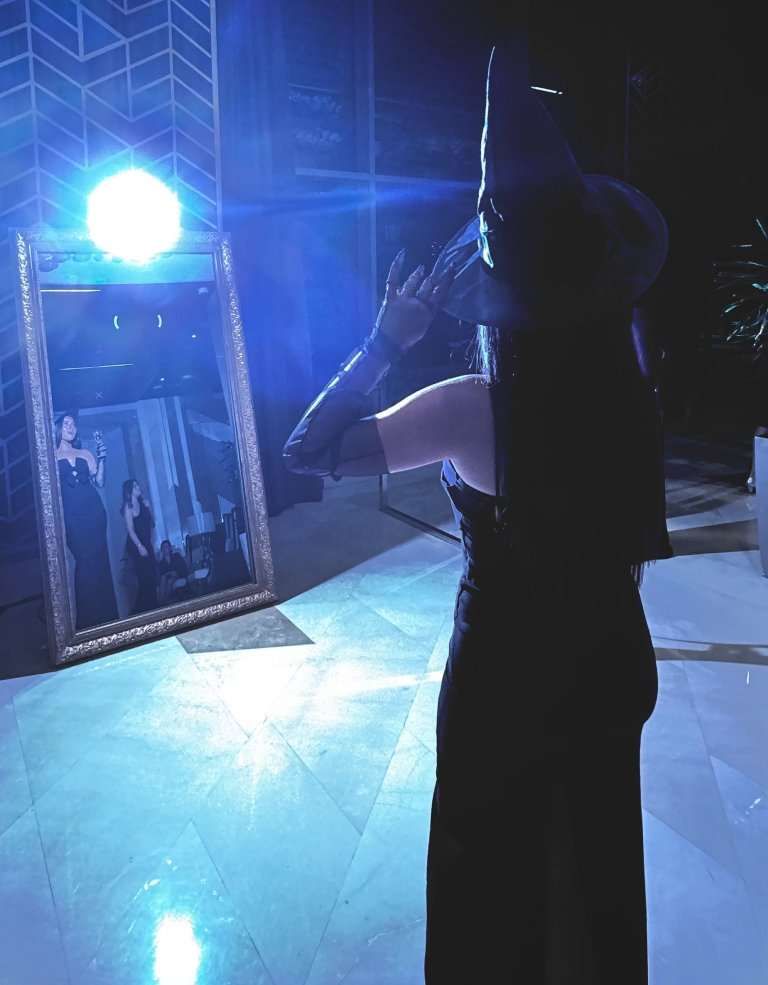 Mirror Booth GLOW NMT Group | Snapmate